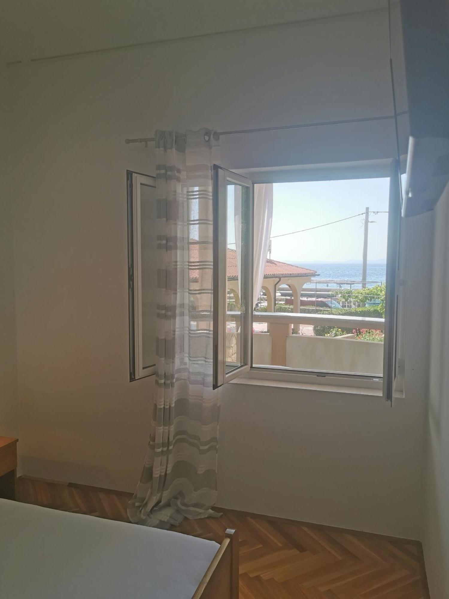 Apartments By The Sea Jakisnica, Pag - 21384 Lun  Room photo